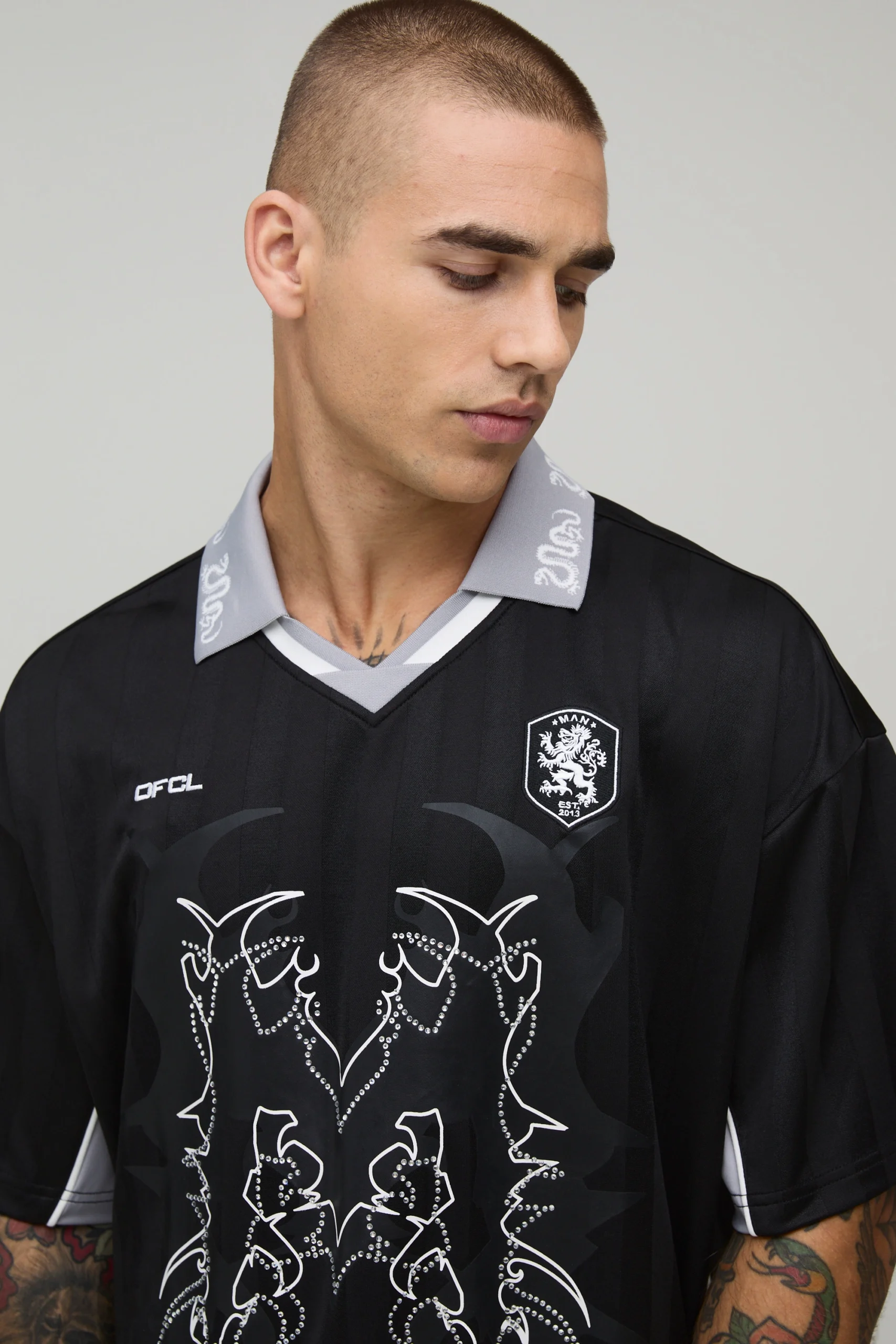 Custom Clothing Manufacturer Collared Men's Streetwear Football Jersey – Custom Dropshoulder Top